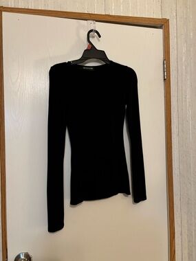PrettyLittleThing Black Long Sleeve Slim Tee